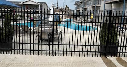 Reduced Fall Rates, perfect island location, tastefully decorated