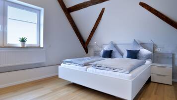 2 Schlafzimmer, BĂŒgeleisen/BĂŒgelbrett, Reisekinderbett, WLAN