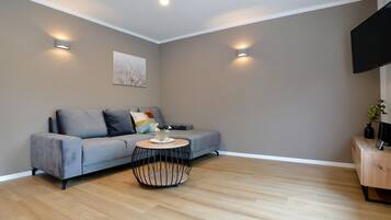 Smart-TV, BĂŒcher, Stereoanlage