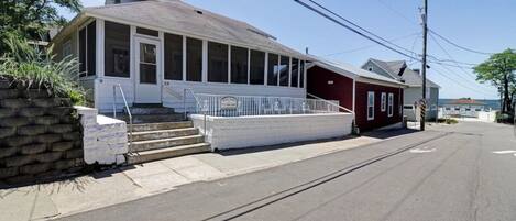 المنشأة من الخارج