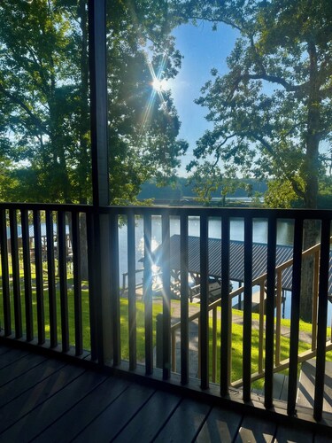 Lake side condo nearThe University of Alabama