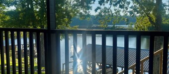 Lake side condo nearThe University of Alabama