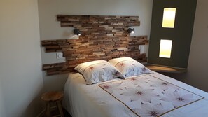 4 chambres, fer et planche à repasser, Wi-Fi gratuit, draps fournis