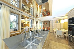 Fridge, microwave, oven, stovetop - Campiglio Luxury Apartment with SPA (Madonna di Campiglio)