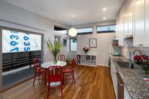 Dining - lower west side style & quality 1BR (Santa Cruz)