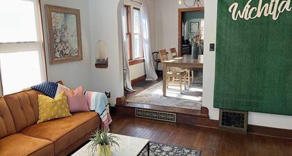 Riverside Home W/ Fenced yard + Weekly Discounts!