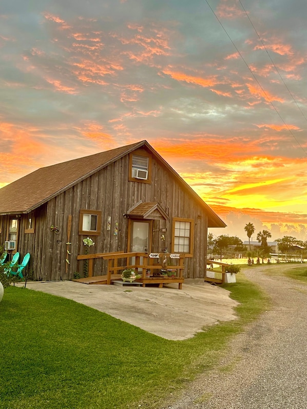 Exterior - Rustic Island fishing cabin on canal to San Bernard River. (Brazoria)