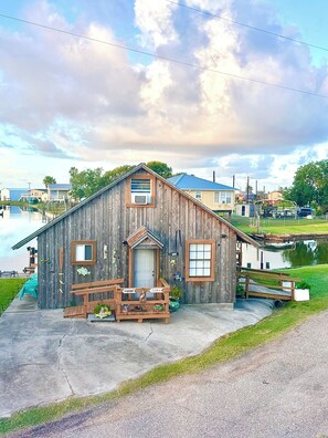 Exterior - Rustic Island fishing cabin on canal to San Bernard River. (Brazoria)
