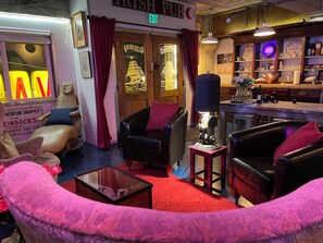 Lobby - 1 of a kind (Astoria)