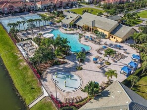 A heated pool - Family-Fun Home Resort, Poolside Disney Getaway! (Kissimmee)