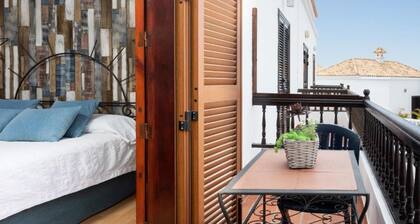 Lovely 2-bed House With Terrace and Pool, Chayofa