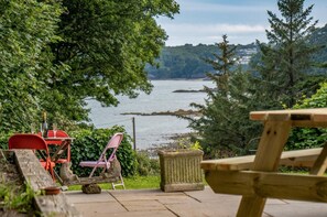 Outdoor dining - Sea View - 2 Bedroom Cottage - Wisemans Bridge - Saundersfoot (Saundersfoot)