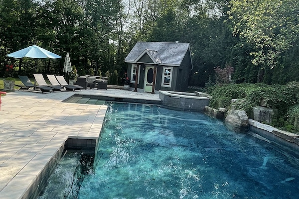 Piscina all'aperto, una piscina riscaldata