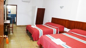 Desk, free WiFi, bed sheets - VidaMar (Puerto Escondido)