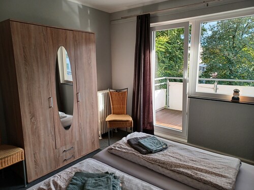Feriendomizil zentral -3 Schlaf- + Wohnzimmer - Küche - Bad+ WC  -großer Balkon