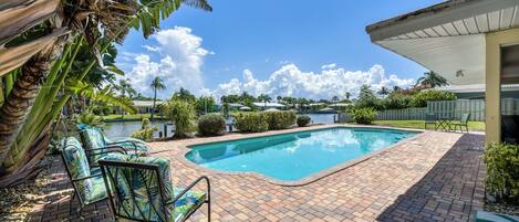 Piscine extérieure, piscine chauffée