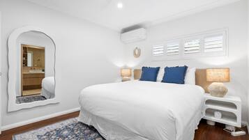 3 bedrooms, desk, iron/ironing board, travel crib