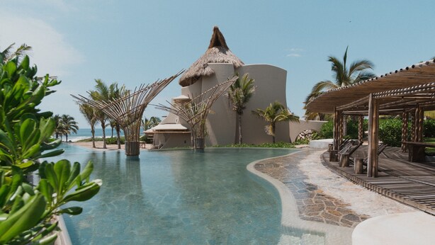 Outdoor pool, pool umbrellas, sun loungers - Punta Majahua Troncones (Troncones)