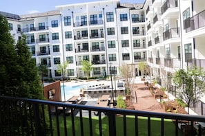 Property grounds - Upper Westside ATL Luxury Stay (Atlanta)