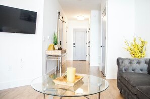 Living area - Upper Westside ATL Luxury Stay (Atlanta)