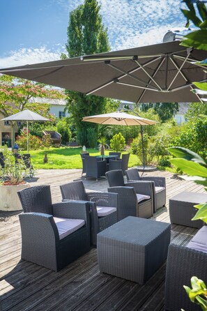 Exterior - Logis Hotel des Ducs (Alencon)