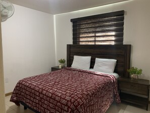 2 bedrooms, free WiFi - Plaza del Sol / Expo Guadalajara Complete Apartment (Ground Floor) (Guadalajara)