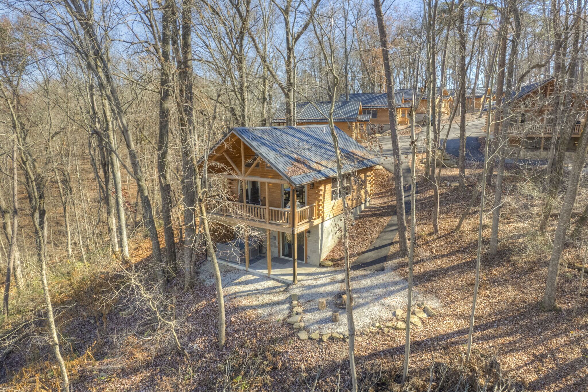 Syrah Cabin ~ Stunning View - Hocking Hills - Firepit- Wifi - Hottub!