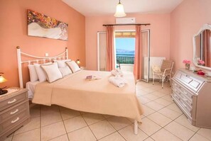 4 bedrooms, blackout curtains, iron/ironing board, free WiFi - Villa Nafsika with amazing view (Corfu)
