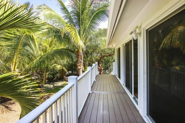 House (North Yachtsman) | Balcony