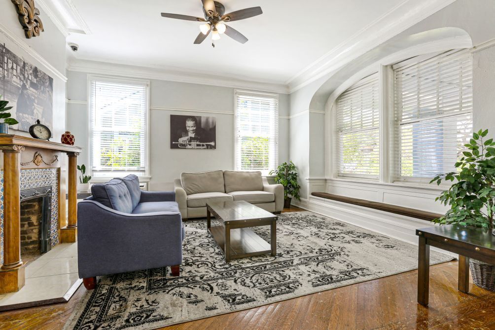 Flat-screen TV, fireplace, Netflix, streaming services