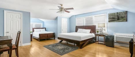 Iron/ironing board, bed sheets