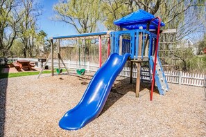 室外兒童遊樂區