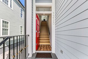 Interior - 15% OFF Monthly | 10% OFF Weekly-Hosteeva Spacious 5BR Urban Retreat w Balcony & Pool (New Orleans)