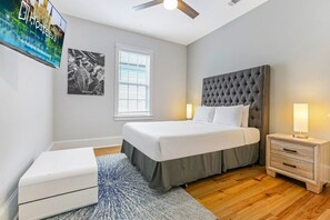 5 bedrooms, iron/ironing board, bed sheets