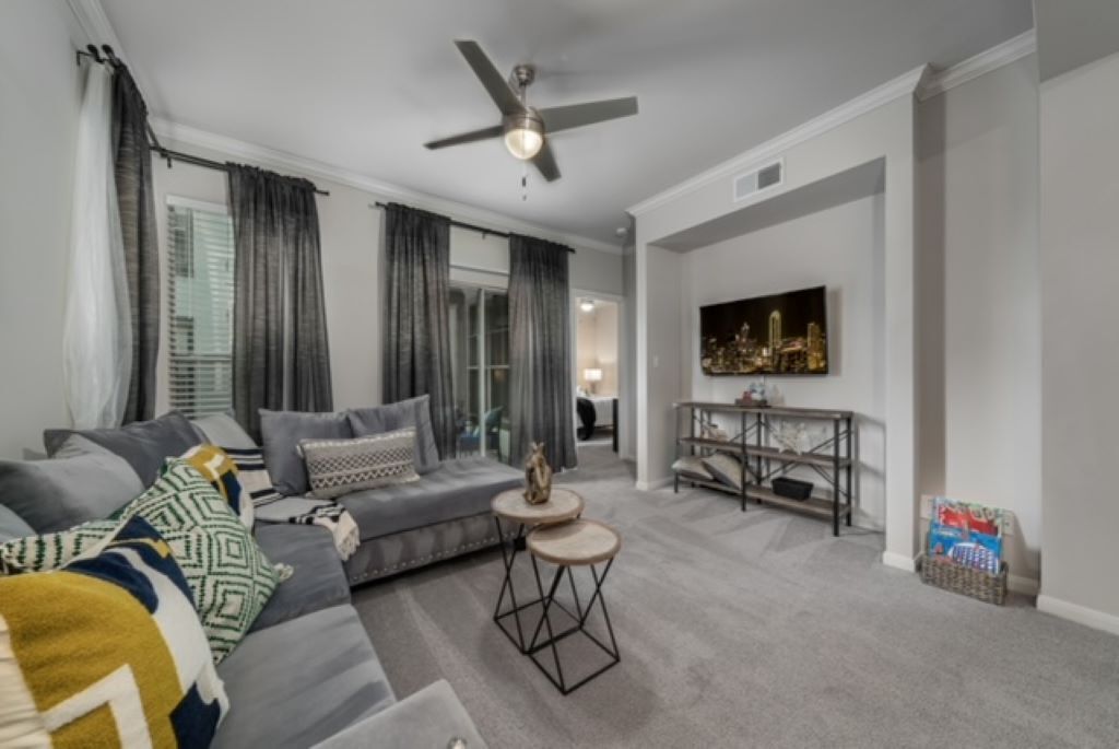 Artsy Oasis | Deep Ellum| Parking + Gym