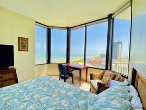2 bedrooms, travel cot, free WiFi, bed sheets