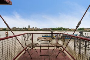 Outdoor dining - Wapping Thames Penthouse- 2,000 sq ft (London)