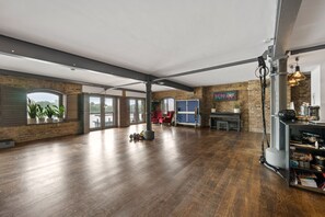 Interior - Wapping Thames Penthouse- 2,000 sq ft (London)