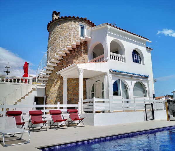 Piscine extérieure, piscine chauffée