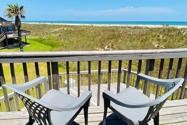 Island Time Beach House is a beach front property