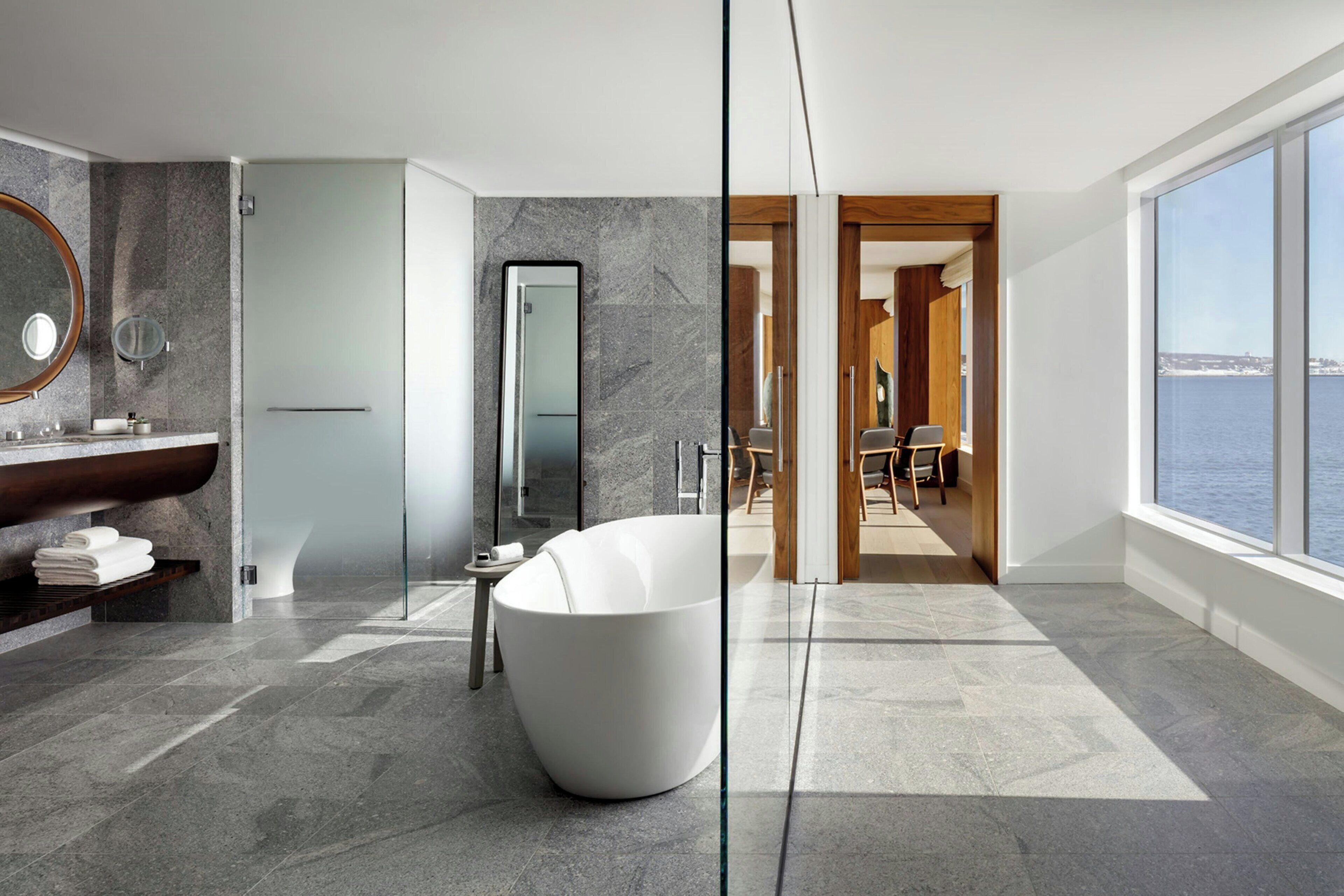 presidential suite, 1 king bed (view) | bathroom | deep-soaking bathtub, rainfall showerhead, free toiletries, hair dryer