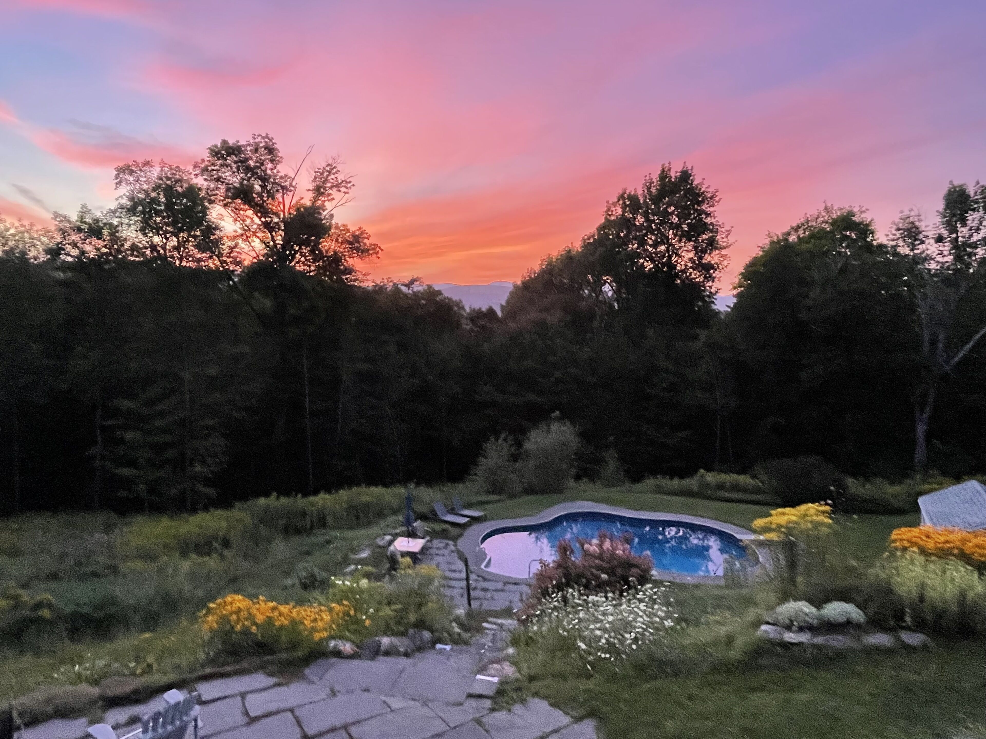 Multi-family 5BR mt. view, pool, new hot tub, & fireplace!