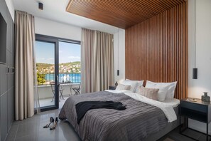 5 bedrooms, iron/ironing board, free WiFi