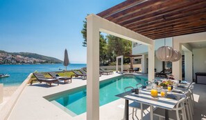 Outdoor dining - Beachfront Villa Sea Suprema with Pool (Okrug Gornji)