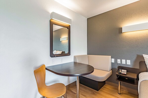 Minibar, Wi-Fi gratuit, draps fournis