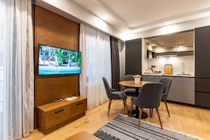 Luxury Suite | Private kitchen | Fridge, stovetop, dishwasher, electric kettle - Sala Suites (Istanbul)