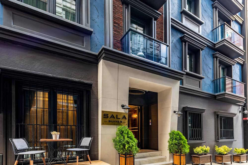Sala Suites