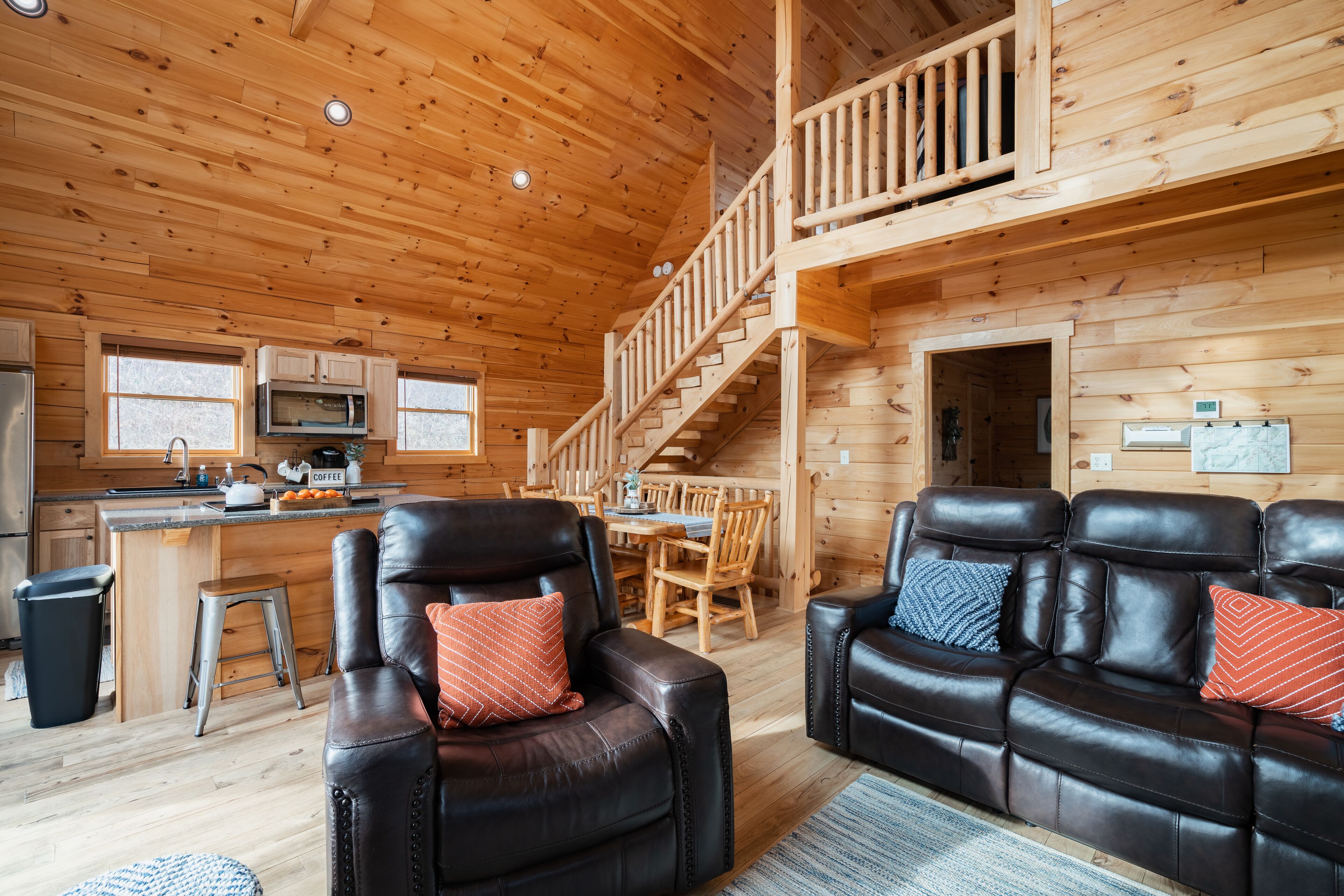 智能電視、壁爐、電子遊戲、DVD 播放機