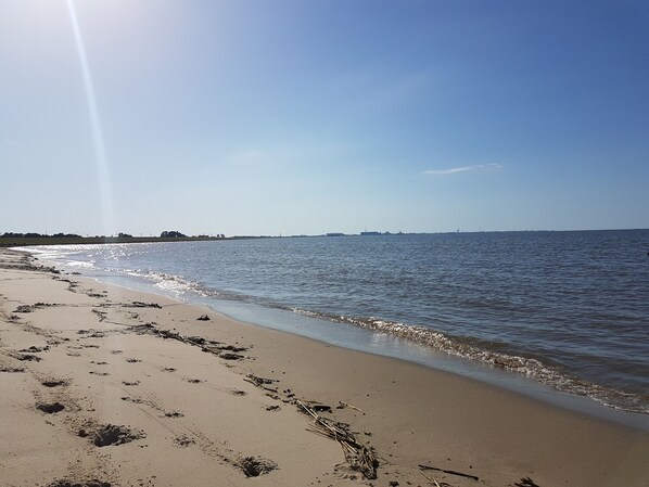 Beach - Vacation apartment "Meine Zeit " on the world shipping route (Cuxhaven)