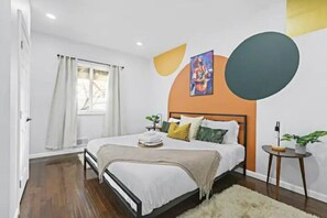 3 bedrooms, desk, iron/ironing board, travel cot